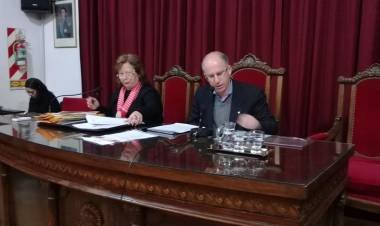 DECIMA QUINTA SESION ORDINARIA - 3 DE OCTUBRE DE 2019.- 19:30 hs.