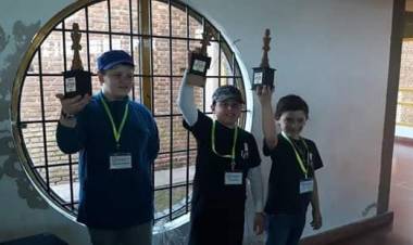 Ajedrez: Los tres mosqueteros, intratables en Puán