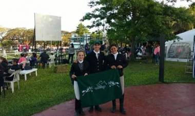 Alumnos de Equitación local con buenos resultados