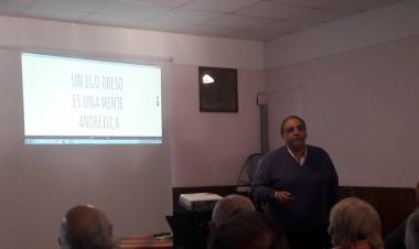 "La idea es aportar conocimientos y herramientas"