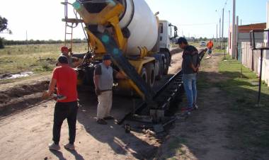 Cordón Cuneta en el Pérez Erro