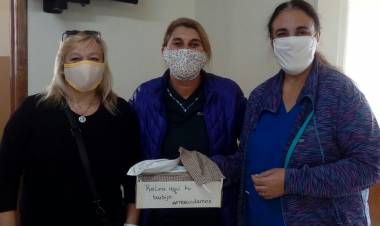 REnacer confeccionó barbijos y colaboró con materiales