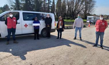 Entregan kit lúdico a Hogares de Pringles