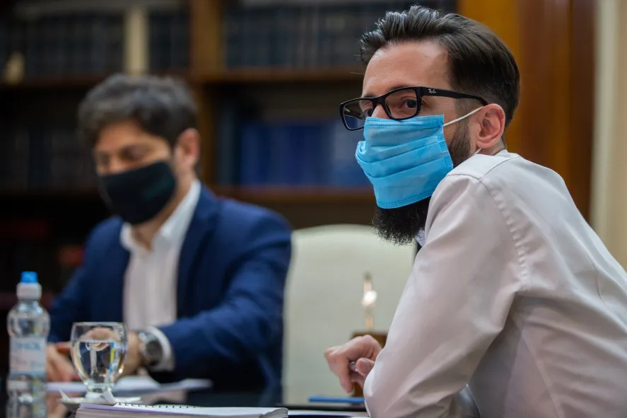 Axel Kicillof y el ministro Simone firmaron convenios por obras para municipios