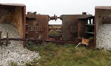 Importantes daños tras el descarrilamiento de un tren