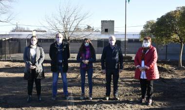 Trabajos en el patio de la Escuela Nº 2: una obra muy necesaria para la seguridad de los alumnos