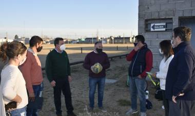Entrega de ayudas económicas a instituciones deportivas locales