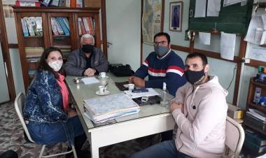 Reunión de trabajo en el Consejo Escolar