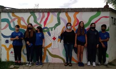 Presentaron mural en homenaje al personal de salud