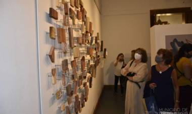 Quedó abierta la exposición “Mundo Mujeres”, de Melanie Campo