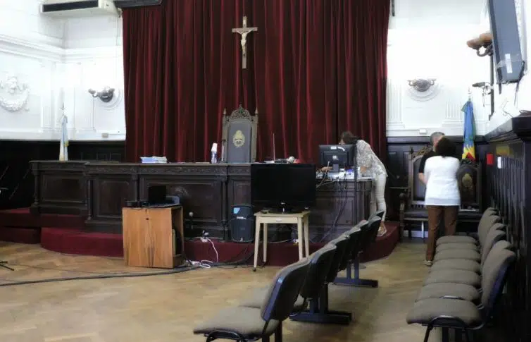 Juicio a un hombre acusado de violar a sus tres hijas en Indio Rico 