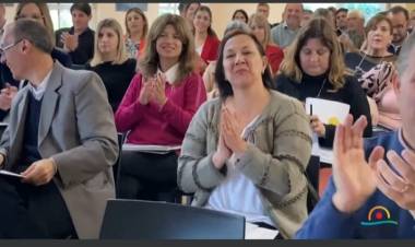 Funcionarios locales en la 3ª Reunión Mensual de la Comisión de Profesionales