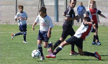 Liga Pringles de Fútbol: Se avanzó en los futuros torneos
