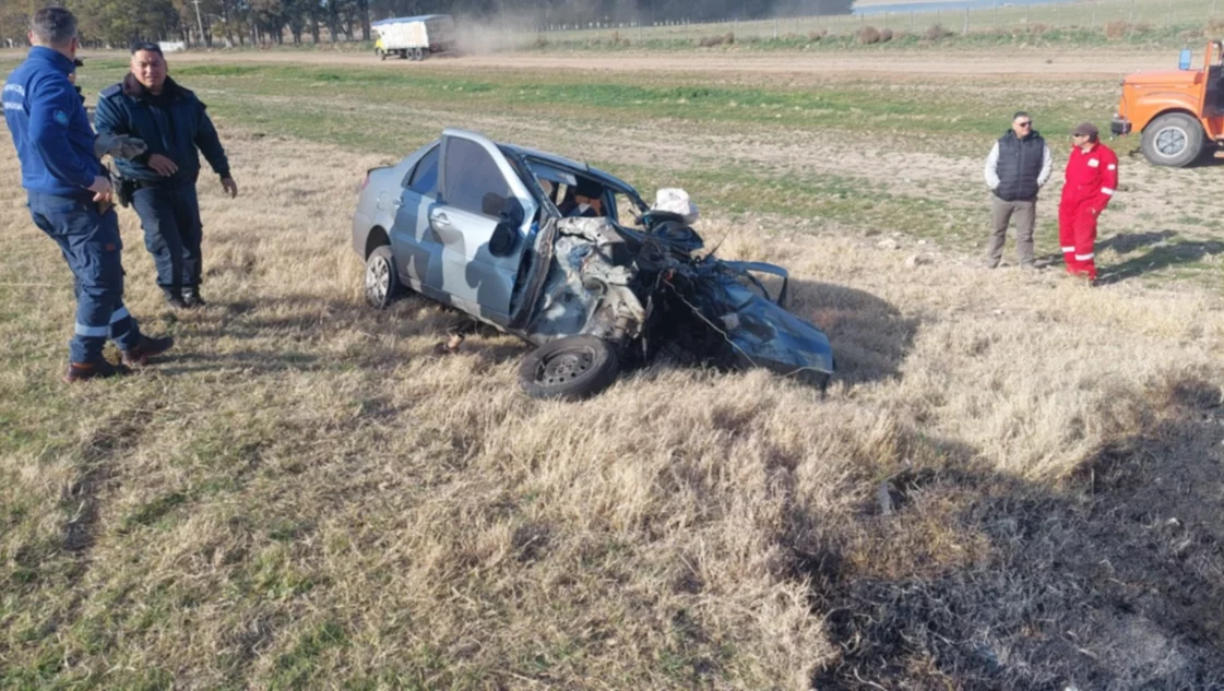 Una mujer fallecida tras un accidente entre un auto y un camión en la ruta 51