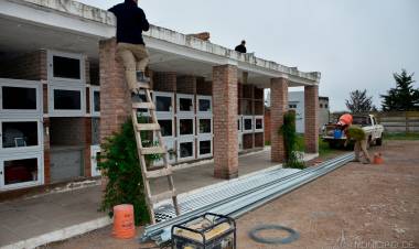 Prosiguen los trabajos de mejoras y mantenimiento en la necrópolis local
