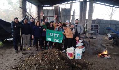 Se realizó un taller para aprender sobre el bocashi