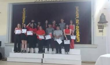 La Escuela Secundaria 2, despidió a sus egresados