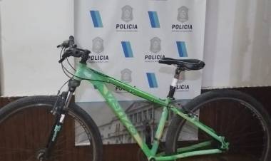 Policial: Robo violento de bicicleta 