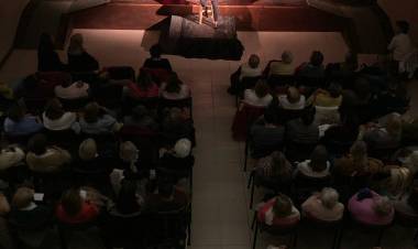 Grupo Nudos presentó Enredadas, Grandes cuentos para gente grande