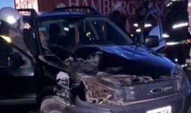 Accidente Ferroviario en Ruta 85 en paso a nivel a pocos km de Pringles, una Ford Escort chocó contra una formación