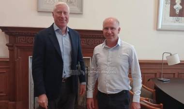 Más obras de infraestructura, mejoras de plazas y ramblas y el avance del Polideportivo en la agenda del Jefe Comunal