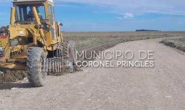 Maquinarias y personal de la Cooperativa Vial continúan trabajando en la zona agraria del distrito