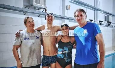 La historia del pringlense Marcelo Ibarrondo como entrenador de la joven nadadora de Tres Arroyos Mía que competirá en los Panamericanos