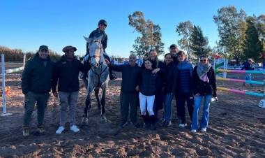 Equitación: Jinetes y Amazonas concursaron en Bahía Blanca 
