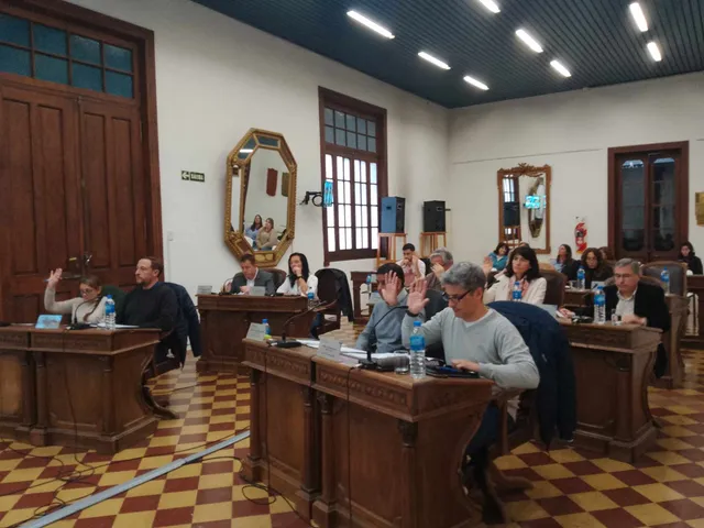 HCD: Concejales abordaron la problemática del endeudamiento de familias y empresas