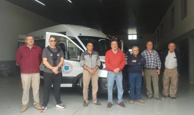 Se presentó una nueva Unidad 0KM en el cuartel de Bomberos Voluntarios de Coronel Pringles