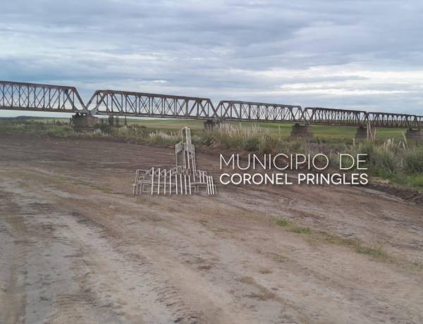 Continúan los avances de mejoras en caminos rurales del Distrito de Coronel Pringles