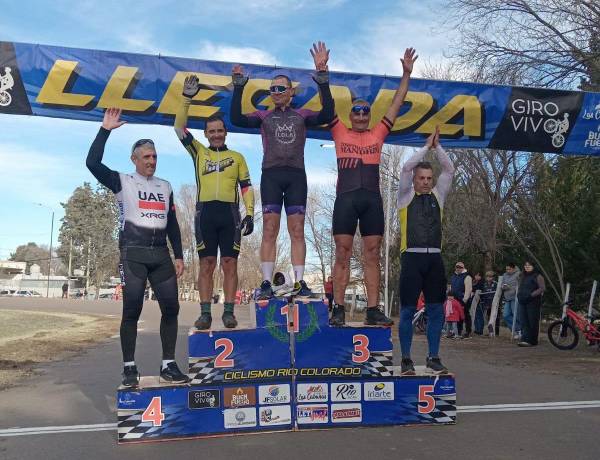 Bochín Mandrini y Guillermo Erro se subieron al podio en Río Colorado