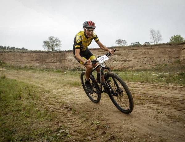 Darío Martínez el más rápido del MTB en el Desafío Temple de Acero en Ayacu