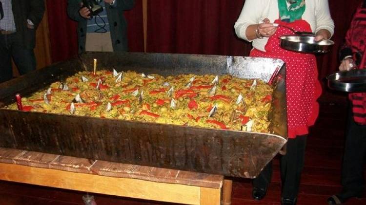 La Asociación Española venderá paella en porciones