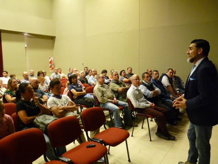 Con un excelente marco de público se desarrolló “Malvinas”