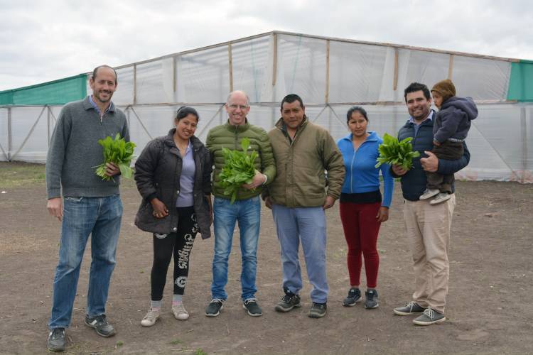 Matzkin visitó una huerta local
