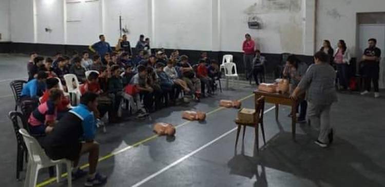 charla en RCP a la comunidad del Club Independiente