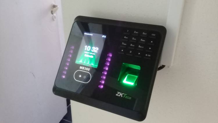 La Municipalidad cuenta con sensores biométricos