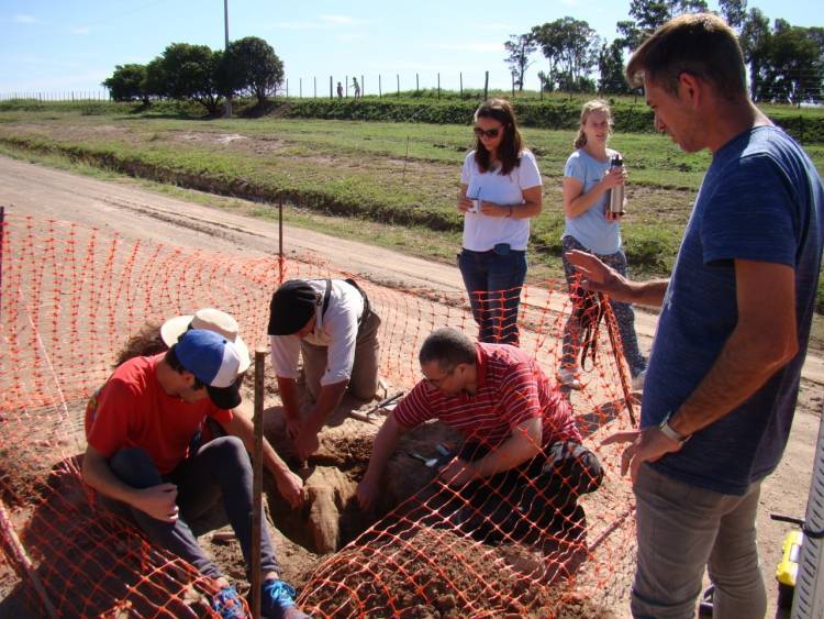 "La edad aproximada del fósil es de entre 24.000 y 8.000 años"
