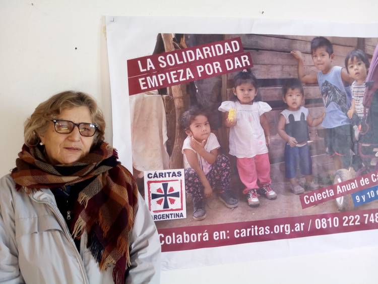 "Cáritas está entregando alimentos únicamente los días viernes"