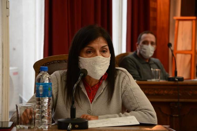 "Son más de cien personas las que van a ser beneficiarias de la leña"
