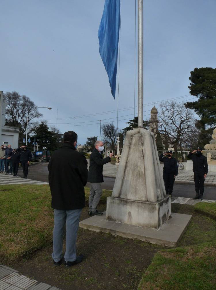 El Intendente Matzkin, presidió el Acto del 9 de Julio