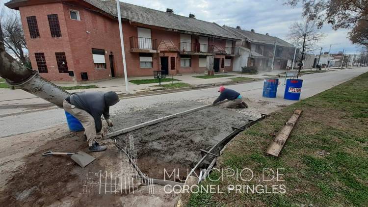 Bacheo en cercanías al Hospital Municipal