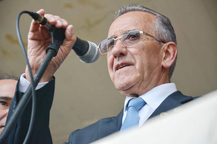 "Vamos a tratar de hacer la exposición"