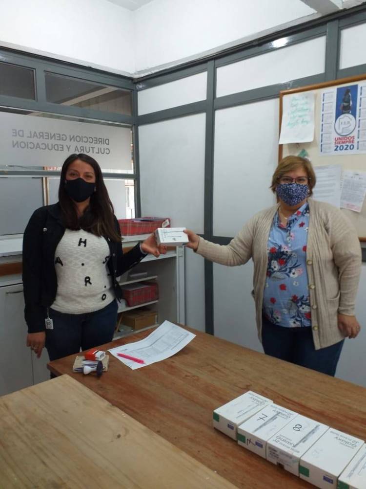 Educación: Se completó la entrega de celulares para conectividad de instituciones educativas