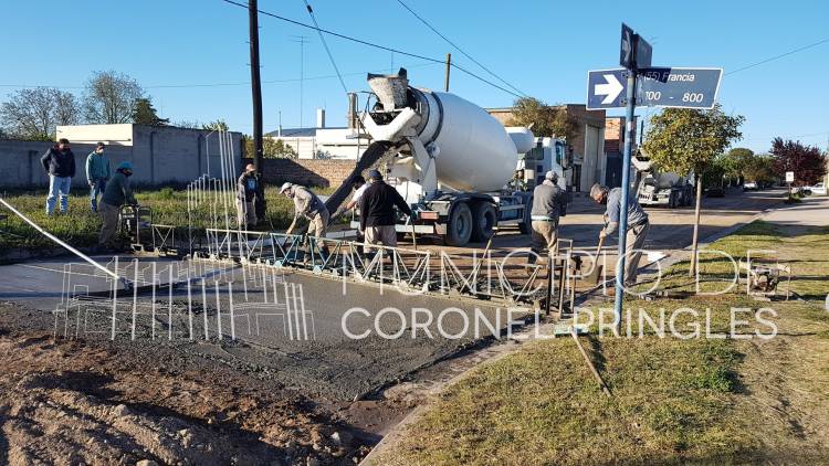 Pavimento en calle Dorrego