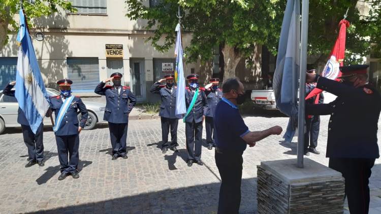 Ciudad: Se recordó el Primer Izamiento de la Bandera Nacional en las Islas Malvinas