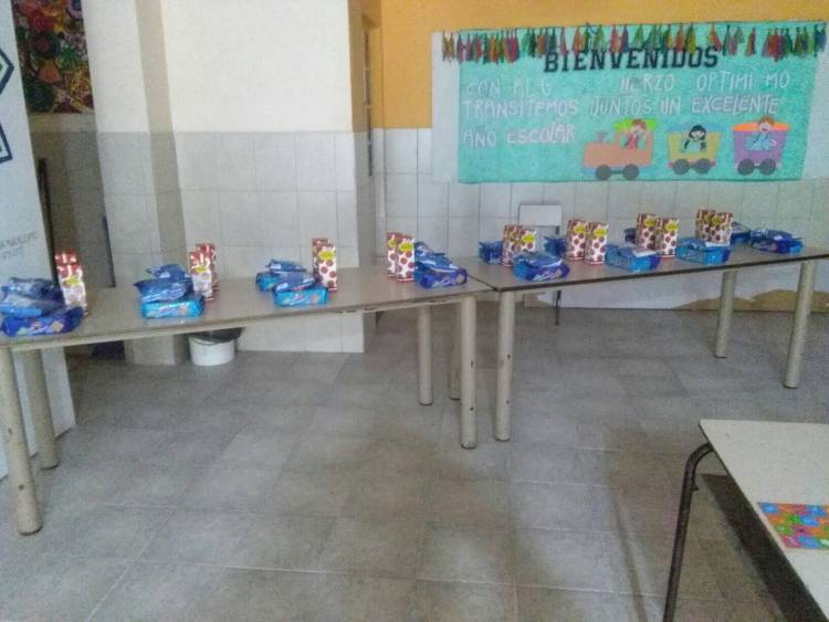Escuelas: Primer entrega del SAE correspondiente al mes de Noviembre