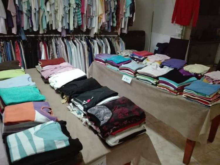 Feria de Ropa en Cáritas