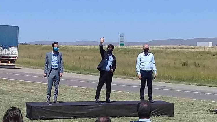 "Porque Vidal discontinuó una obra, yo no la iba a dejar de garpe", dijo Kicillof en la ruta 51